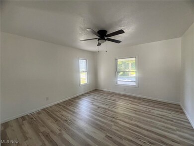 934 Mason St, Niles, OH 44446 - photo 6