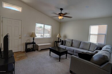 2910_living1