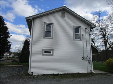 429 S Railroad St, Walnutport, PA 18088 - photo 4