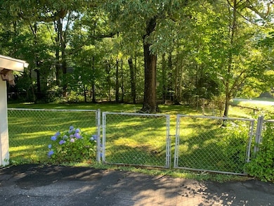 517 Lowry St, Manchester, TN 37355 - photo 5