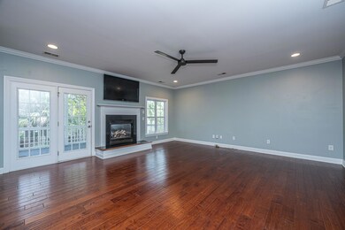 2145SandyPointLn013