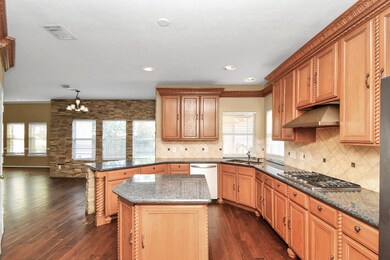 30007 N Lake Falls Cir, Spring, TX 77386 - photo 7