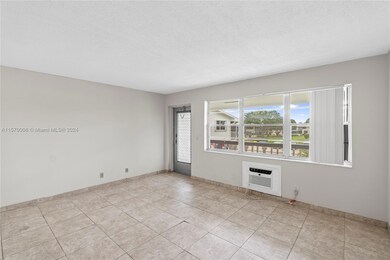 281 Camden L, West Palm Beach, FL 33417 - photo 4