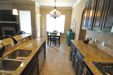 605 Lindsey Ln, Moore, OK 73160 - photo 7