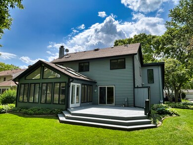 1622 Indian Knoll Rd, Naperville, IL 60565 - photo 2