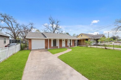 6812 Roswell St, Houston, TX 77022 - photo 4