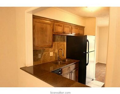 Kitchen. Large open area to kitchen with granite c