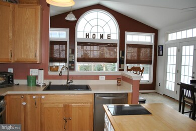 10978 Southcoate Village Dr, Bealeton, VA 22712 - photo 4