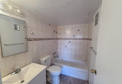 575 S Royal Crest Cir unit 26, Las Vegas, NV 89169 - photo 7