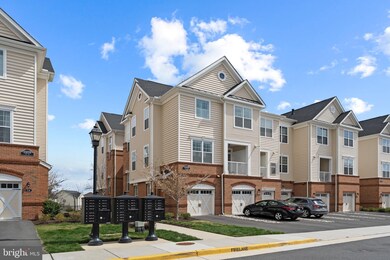 23286 Southdown Manor Terrace unit 105, Ashburn, VA 20148 - photo 2