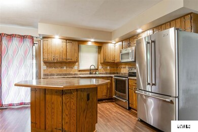 108 Crestwood Dr, Lincoln, IL 62656 - photo 4