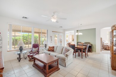 Living/Dining Combination