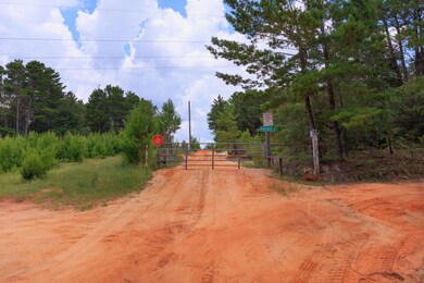 5337 Carousel Ln Crestview 1