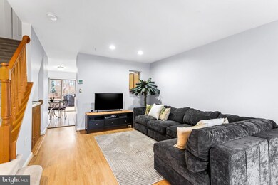 9827 Sherwood Farm Rd, Owings Mills, MD 21117 - photo 5