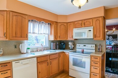 3 Rolling Ct, Kendall Park, NJ 08824 - photo 7