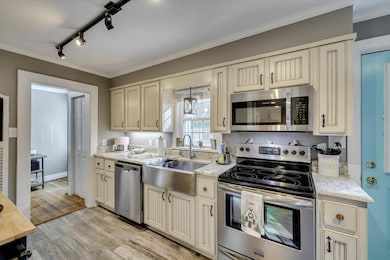 336 Wigfall St, Edgefield, SC 29824 - photo 4