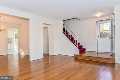 8575 Chester Grove Ct, Springfield, VA 22153 - photo 6