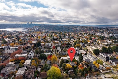 4815 Evanston Ave N unit B, Seattle, WA 98103 - photo 2