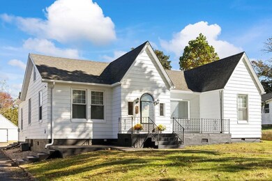 140 Grove Ave, Madison Heights, VA 24572 - photo 2