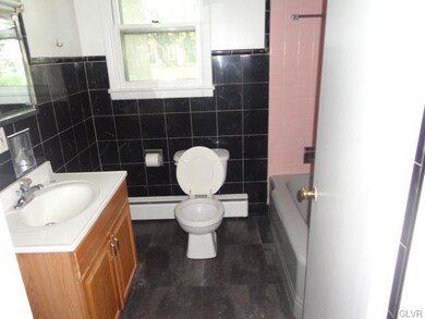 1157 S Krocks Rd, Allentown, PA 18106 - photo 6