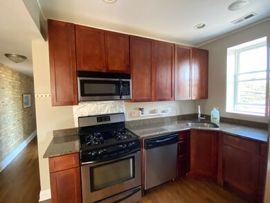 2814 W Arthur Ave unit 3, Chicago, IL 60645 - photo 3