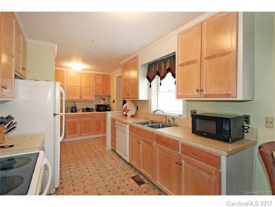 414 Coolidge Ave, Statesville, NC 28677 - photo 6