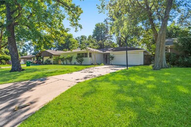 815 Helms Rd, Houston, TX 77088 - photo 3