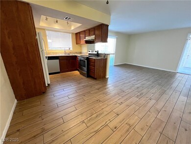 7300 Pirates Cove Rd unit 1038, Las Vegas, NV 89145 - photo 2