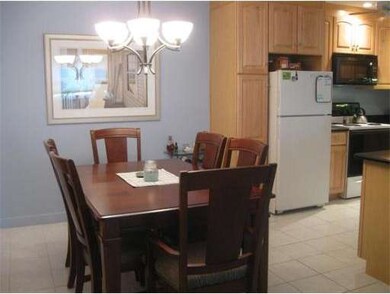 79 Walnut St unit 12, Newtonville, MA 02460 - photo 3