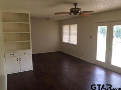 328 Dartmouth Dr, Tyler, TX 75701 - photo 5