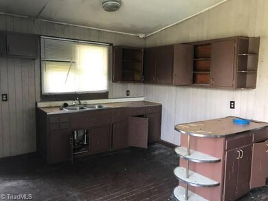 412 Meredith St, High Point, NC 27260 - photo 6