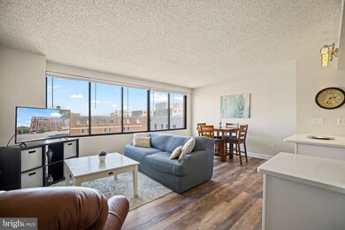 Park Princess/Logan Park unit 913, Washington, DC 20005 - photo 4