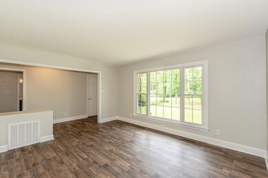 409 Country Club Dr, Jacksonville, NC 28546 - photo 5