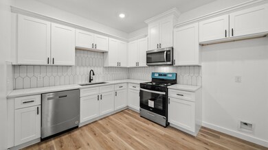 1504 W Blum St unit B, Alvin, TX 77511 - photo 7