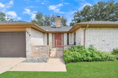 7214 Leaning Oak Dr, Houston, TX 77088 - photo 5