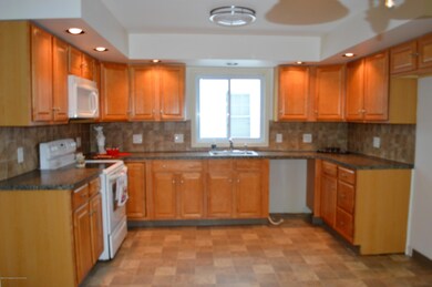 425 Putnam St, Scranton, PA 18508 - photo 3