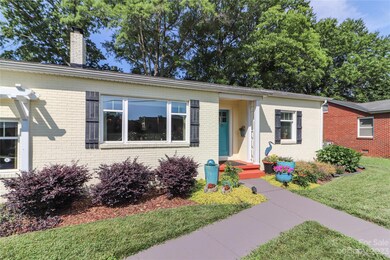 233 N Oakwood Dr, Statesville, NC 28677 - photo 4