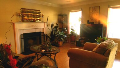 2201 KGL Living room toward windows