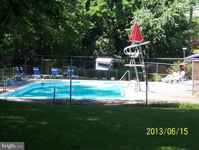 7833 Enola St unit 212, McLean, VA 22102 - photo 2