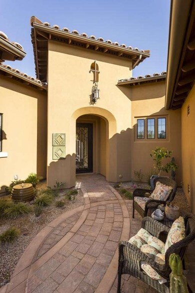 002_Courtyard