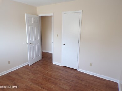 401 Myrtlewood Cir, Jacksonville, NC 28546 - photo 4