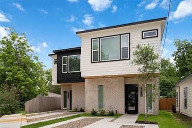 1017 Calvin Ave unit A-B, Houston, TX 77088 - photo 3