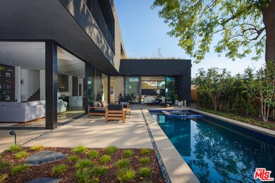 Outdoor Pool Entertaining Area