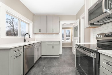 814 W Jefferson St, Ann Arbor, MI 48103 - photo 7