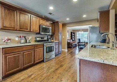 7230 E Mockingbird Ln, Dallas, TX 75214 - photo 6