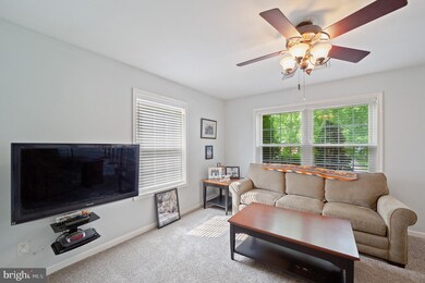 858 Bobwhite Ln, Secane, PA 19018 - photo 3