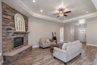 5370 Dora St-03