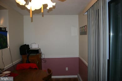 117 N Locust St, Hagerstown, MD 21740 - photo 3