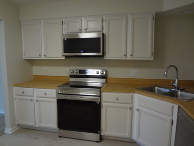 1108 Castilian Ct unit 121, Glenview, IL 60025 - photo 4