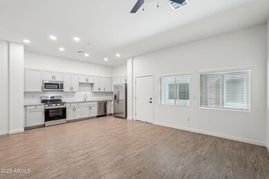 4-web-or-mls-3031 W Northern Ave Unit 10